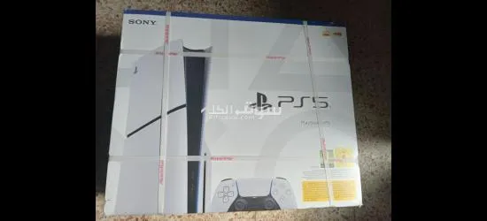 Ps5 neuve importée cachetée + 2 jeux